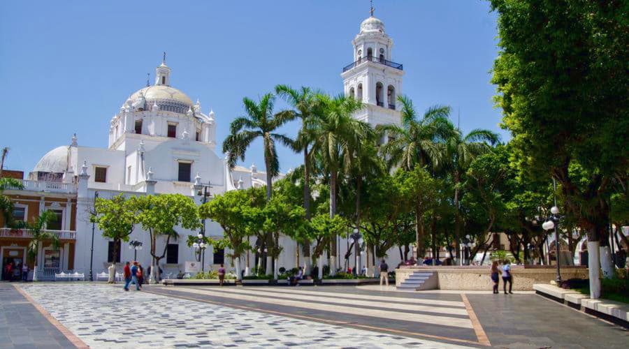 We bieden een diverse selectie autoverhuuropties in Veracruz.